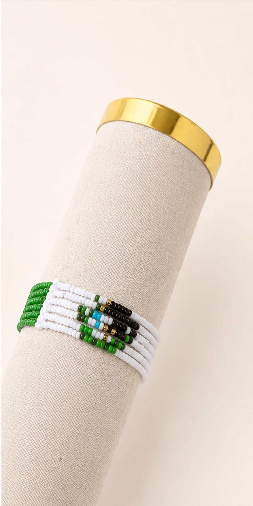 Tintabeads handgemaakte kralenarmband met groen, wit en rood patroon in de kleuren van de Mexicaanse vlag